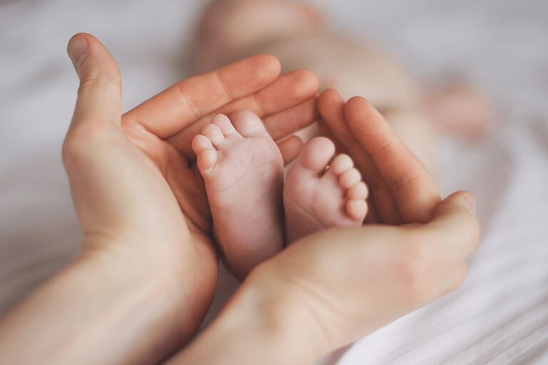 https://www.multipharma.be/dw/image/v2/BDGN_PRD/on/demandware.static/-/Library-Sites-MultipharmaSharedLibrary/default/dw2ce1e010/Home/blog/Seasonal-Campaigns/2023%2003%20Maternity/naissance-981x654-2.jpg?sw=768&sfrm=png