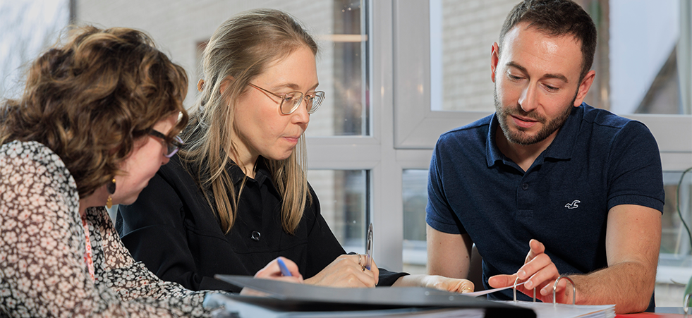 https://www.multipharma.be/dw/image/v2/BDGN_PRD/on/demandware.static/-/Library-Sites-MultipharmaSharedLibrary/default/dwa66c9b40/Home/Homepage%20R&G/HR%20jobs/image-2-981x451.png