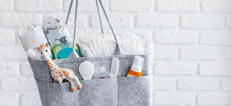 https://www.multipharma.be/dw/image/v2/BDGN_PRD/on/demandware.static/-/Library-Sites-MultipharmaSharedLibrary/default/dwb15daecd/Home/blog/Seasonal-Campaigns/2023%2003%20Maternity/trousse-981x451.jpg?sw=768&sfrm=png