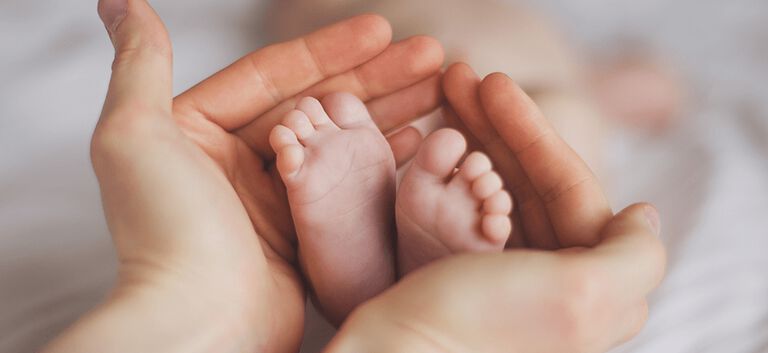 https://www.multipharma.be/dw/image/v2/BDGN_PRD/on/demandware.static/-/Library-Sites-MultipharmaSharedLibrary/default/dwb51bd217/Home/blog/Seasonal-Campaigns/2023%2003%20Maternity/naissance-981x451-2.jpg?sw=768&sfrm=png