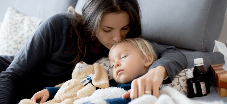 https://www.multipharma.be/dw/image/v2/BDGN_PRD/on/demandware.static/-/Library-Sites-MultipharmaSharedLibrary/default/dwc30f4de4/Home/blog/Seasonal-Campaigns/2022-09-bb/bebe-malade.jpg?sw=768&sfrm=png