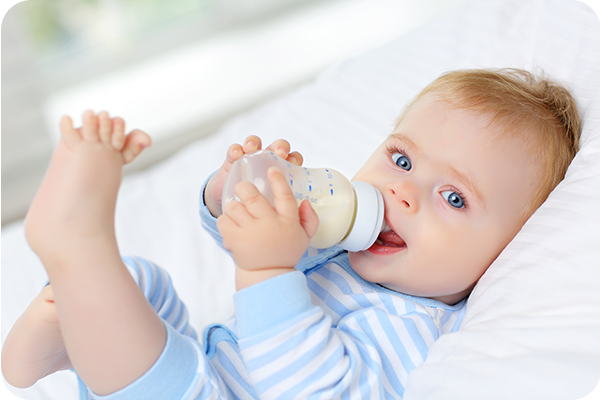 https://www.multipharma.be/dw/image/v2/BDGN_PRD/on/demandware.static/-/Library-Sites-MultipharmaSharedLibrary/default/dwe0bfa7c0/Home/Category%20Landing%20Pages/Babyvoeding/guide-lait-HP-article.png
