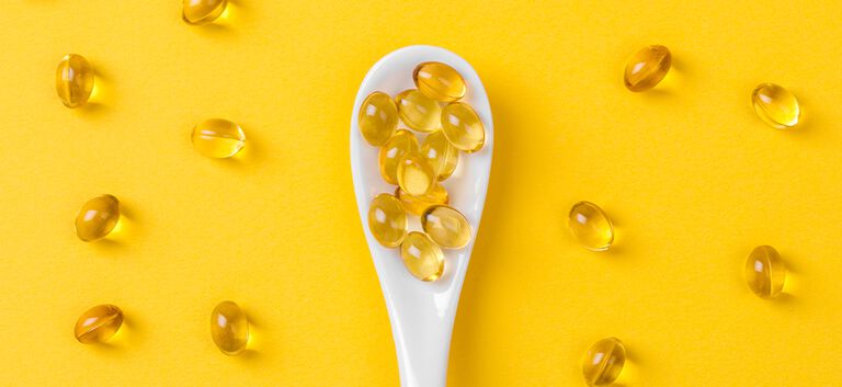 https://www.multipharma.be/dw/image/v2/BDGN_PRD/on/demandware.static/-/Library-Sites-MultipharmaSharedLibrary/default/dwe3ac8e78/Home/blog/Seasonal-Campaigns/2023-9%20Complements%20&%20Vitamines/guide-1-981x451.jpg?sw=768&sfrm=png