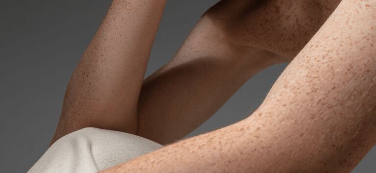 https://www.multipharma.be/dw/image/v2/BDGN_PRD/on/demandware.static/-/Library-Sites-MultipharmaSharedLibrary/fr_BE/dw63422d57/Blog/Seasonal-Campaigns/2023-1-skin/981x451-sciences.jpg?sw=768&sfrm=png