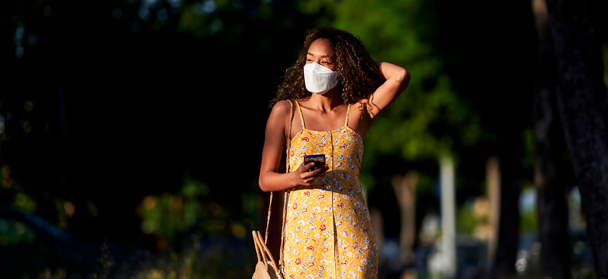 coronavirus mondmaskers en hittegolf zomerse temperaturen