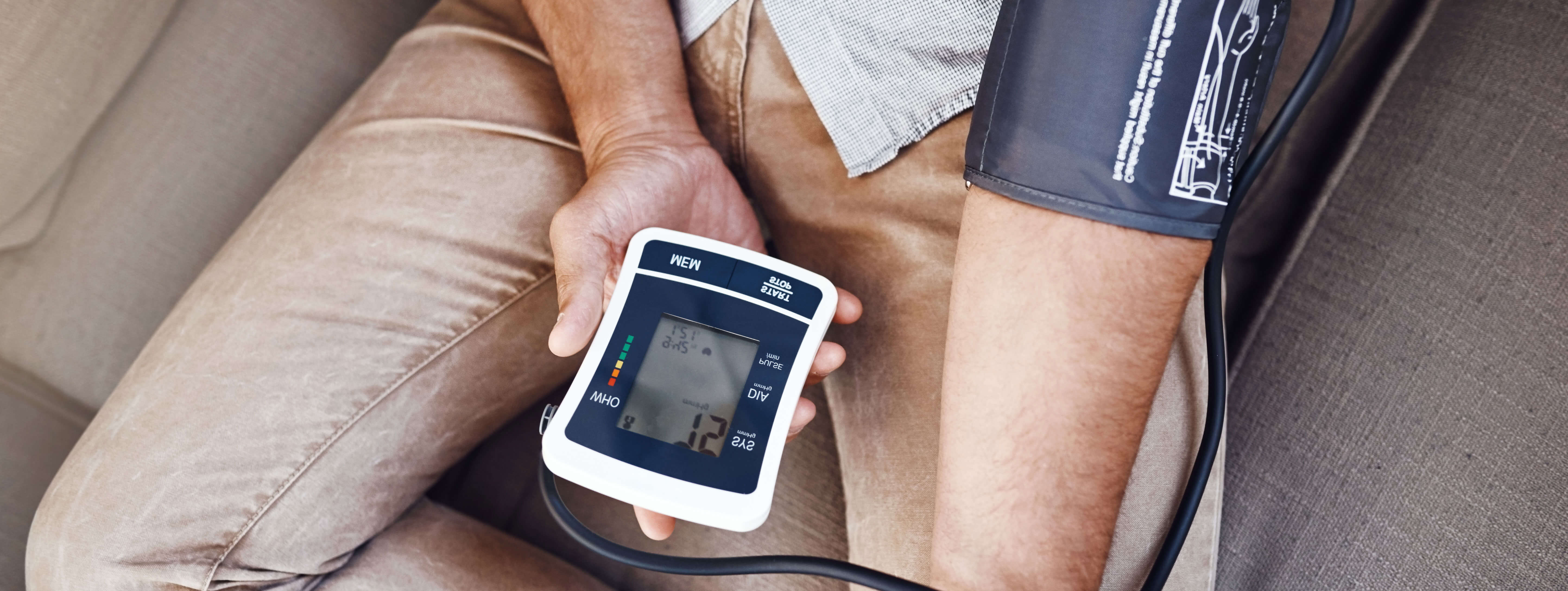 Aanbeveling weerstand Verleden Verhoogde bloeddruk: hoe kan je thuis zelf je bloeddruk meten?